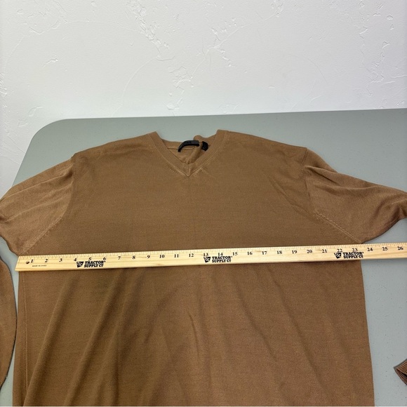Cullen Men's V Neck 100% Silk Sweater Tan Camel Neutral XL Pullover - Picture 7 of 8
